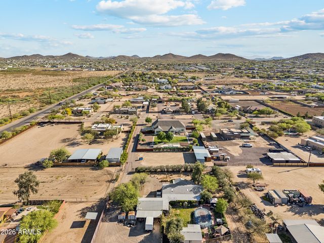 716 W MADDOCK Road, Phoenix, AZ 85086