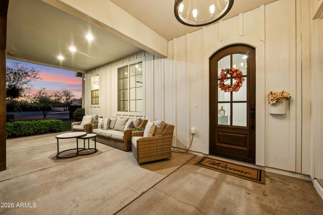 716 W MADDOCK Road, Phoenix, AZ 85086