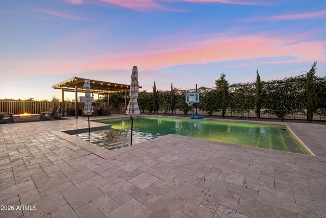 716 W MADDOCK Road, Phoenix, AZ 85086