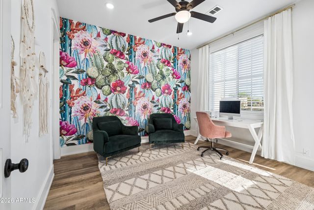 716 W MADDOCK Road, Phoenix, AZ 85086