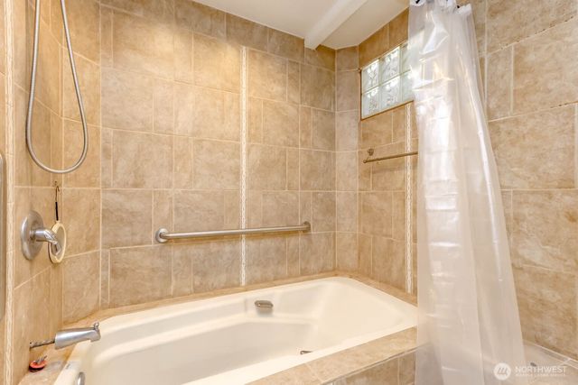 24925 20TH Avenue S, Des Moines, WA 98198