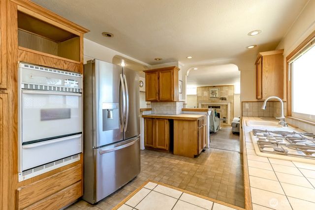 24925 20TH Avenue S, Des Moines, WA 98198