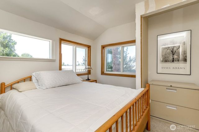 24925 20TH Avenue S, Des Moines, WA 98198