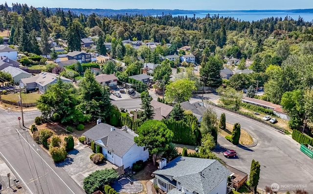 24925 20TH Avenue S, Des Moines, WA 98198
