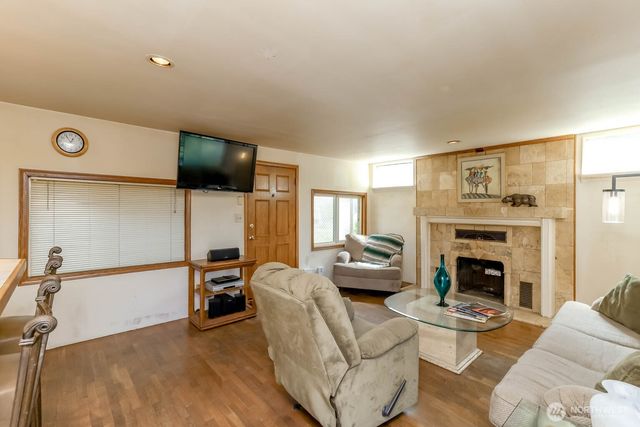 24925 20TH Avenue S, Des Moines, WA 98198