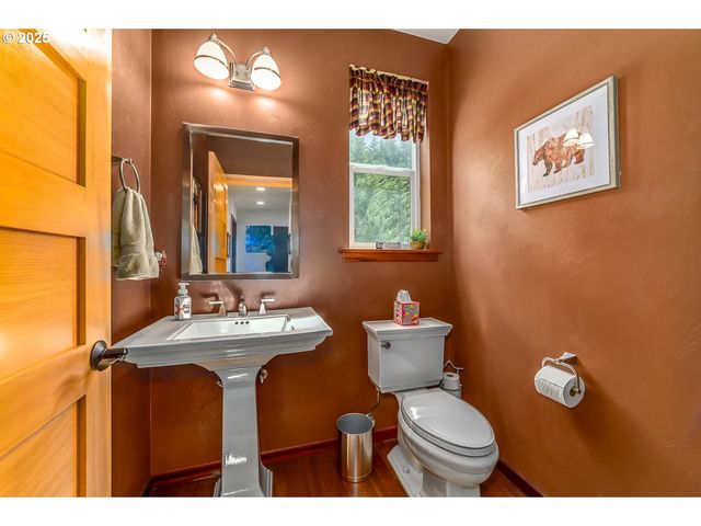 21626 GLAZE Rd, Veneta, OR 97487