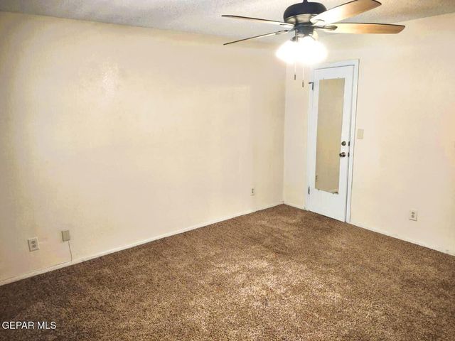 1913 Bobby Jones Drive D, El Paso, TX 79936