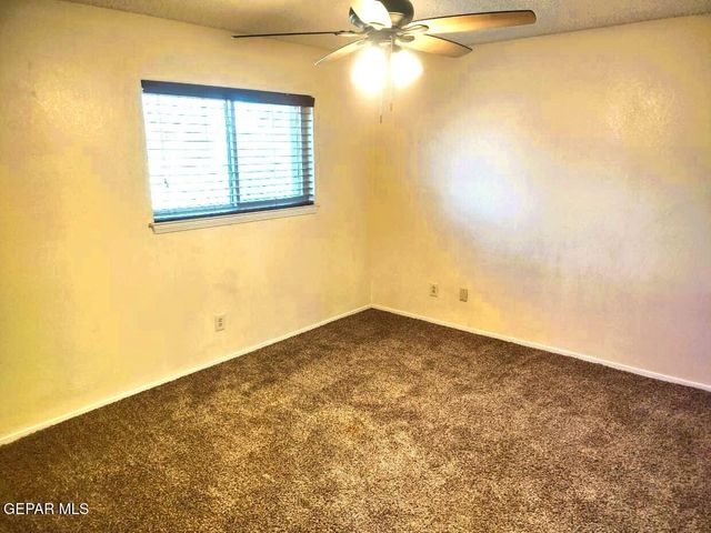 1913 Bobby Jones Drive D, El Paso, TX 79936