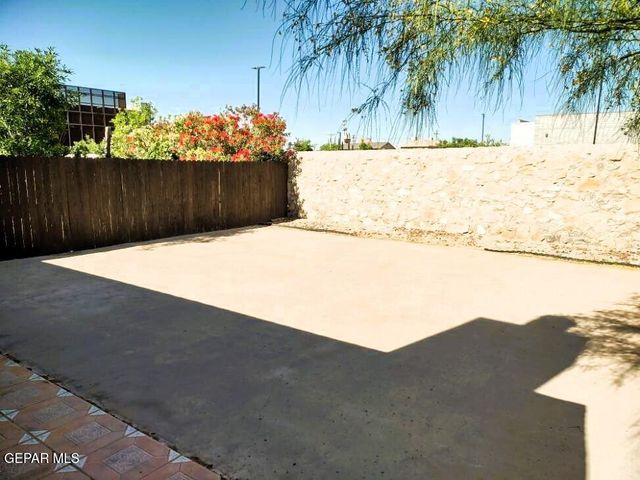 1913 Bobby Jones Drive D, El Paso, TX 79936