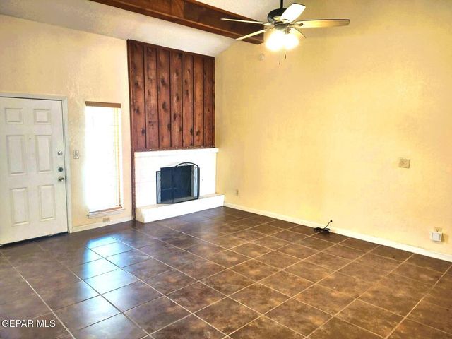 1913 Bobby Jones Drive D, El Paso, TX 79936