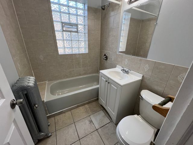 6802 S Clyde Avenue 3, Chicago, IL 60649