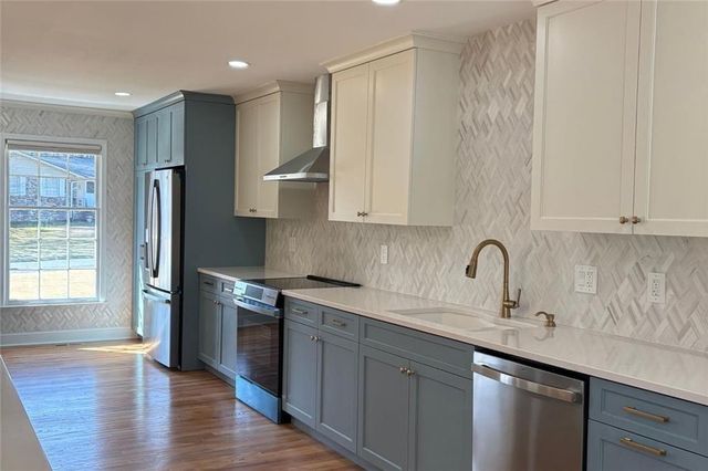 301 E Valley Drive, Marietta, GA 30068