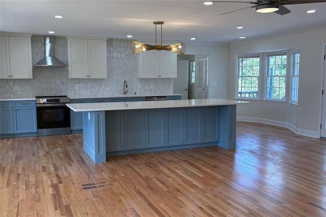 301 E Valley Drive, Marietta, GA 30068