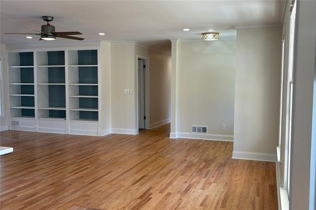 301 E Valley Drive, Marietta, GA 30068