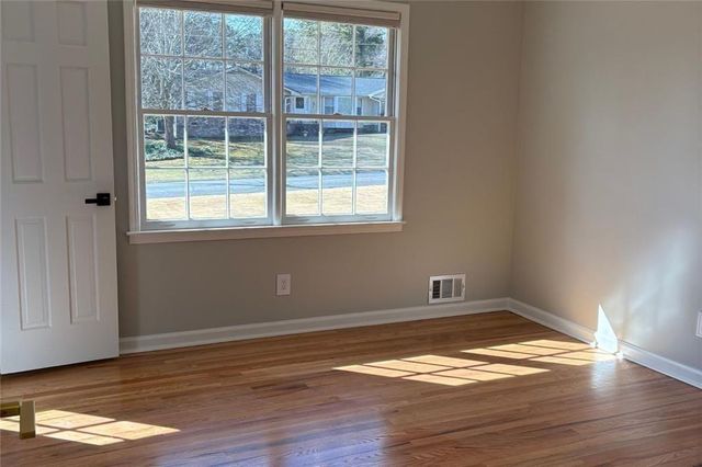 301 E Valley Drive, Marietta, GA 30068