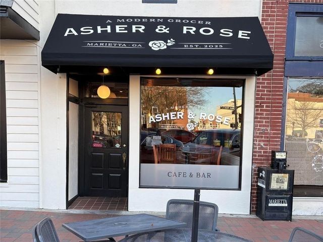 301 E Valley Drive, Marietta, GA 30068