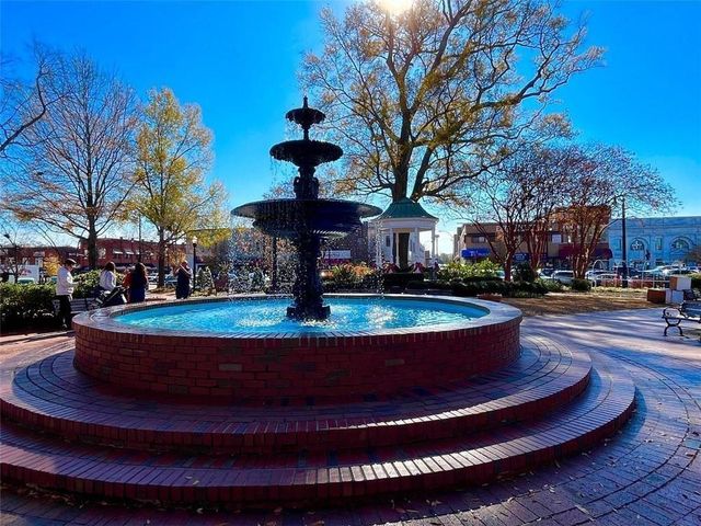 301 E Valley Drive, Marietta, GA 30068