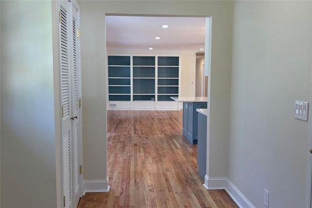 301 E Valley Drive, Marietta, GA 30068