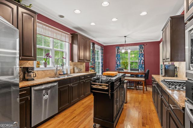 100 London Berry Court, Tyrone, GA 30290