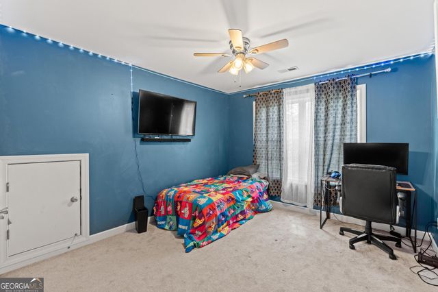 100 London Berry Court, Tyrone, GA 30290