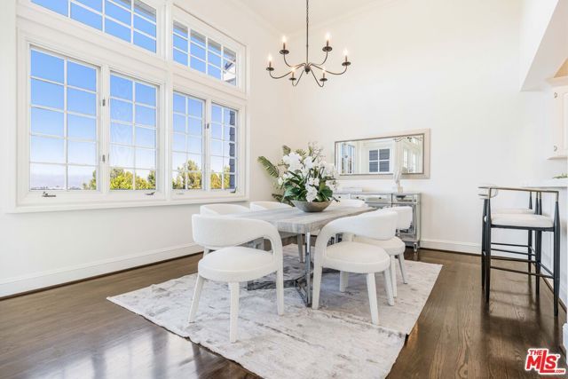 2204 The Terrace, Los Angeles, CA 90049