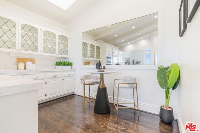 2204 The Terrace, Los Angeles, CA 90049