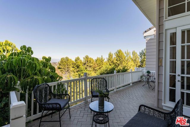 2204 The Terrace, Los Angeles, CA 90049