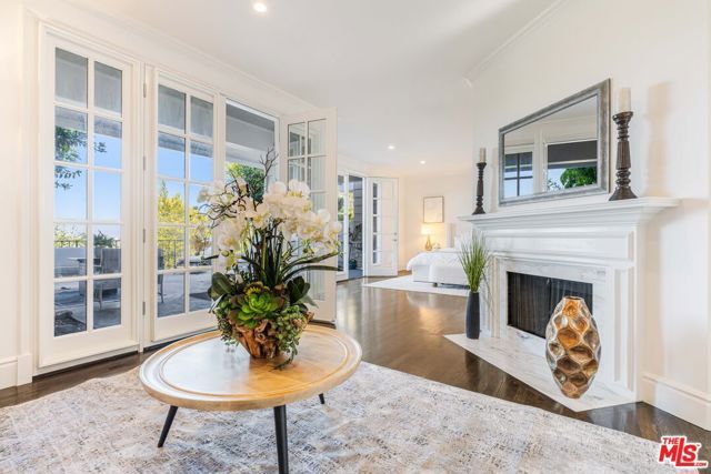 2204 The Terrace, Los Angeles, CA 90049