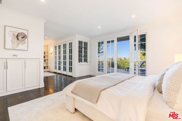 2204 The Terrace, Los Angeles, CA 90049