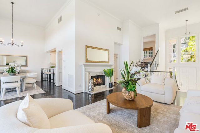 2204 The Terrace, Los Angeles, CA 90049