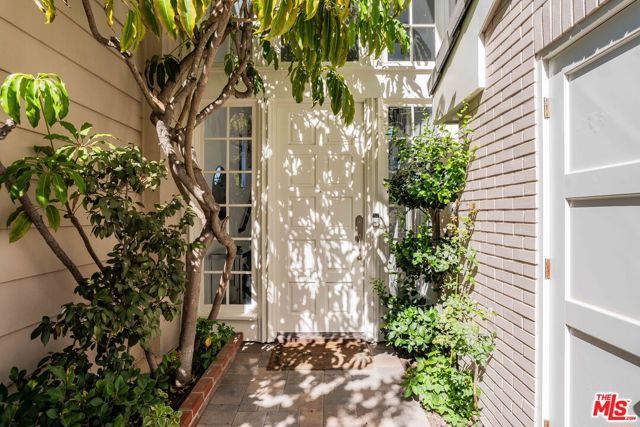 2204 The Terrace, Los Angeles, CA 90049