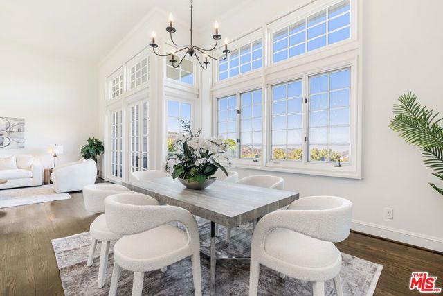 2204 The Terrace, Los Angeles, CA 90049