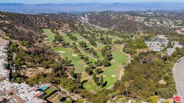2204 The Terrace, Los Angeles, CA 90049