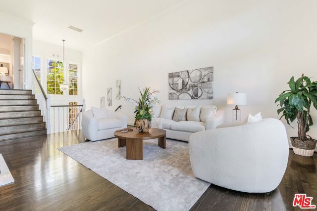 2204 The Terrace, Los Angeles, CA 90049