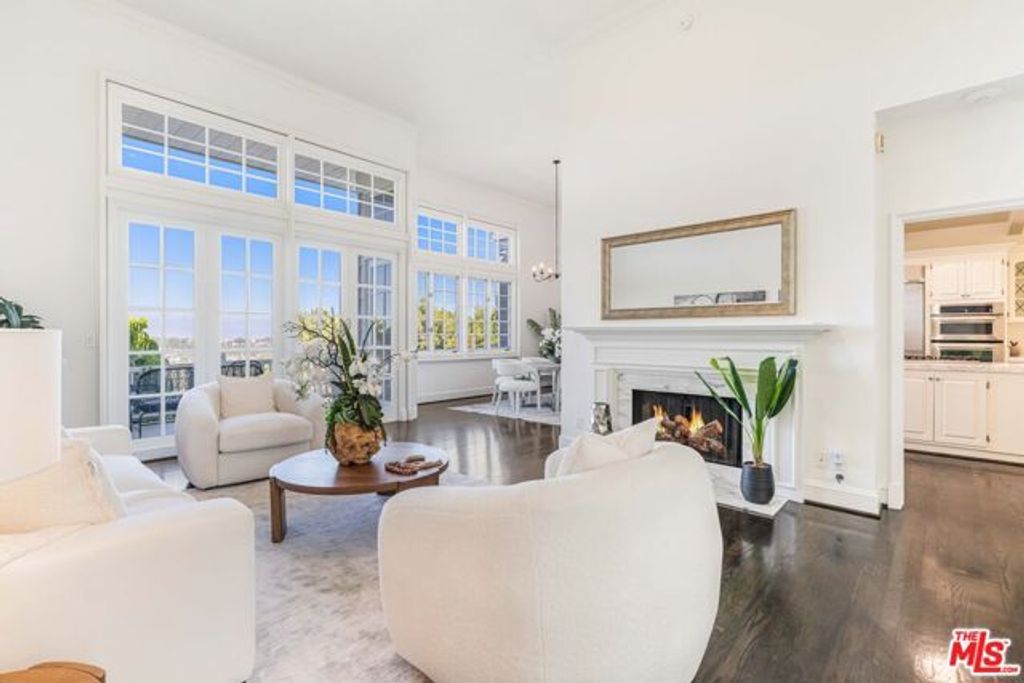 2204 The Terrace, Los Angeles, CA 90049