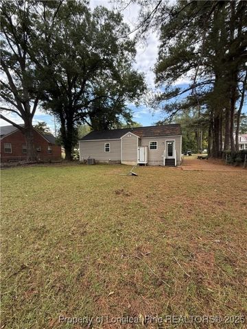 206 E Prospect Avenue, Raeford, NC 28376