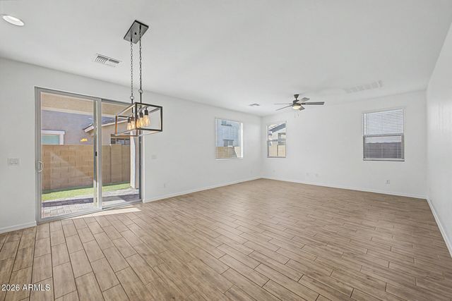 9432 E SPIRAL Avenue, Mesa, AZ 85212