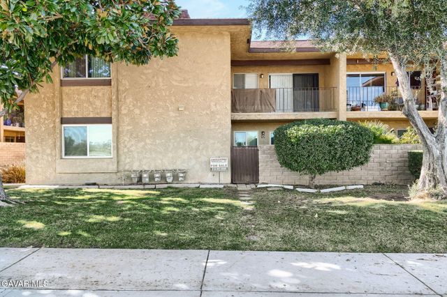 42935 15th Street Unit 8, Lancaster, CA 93534