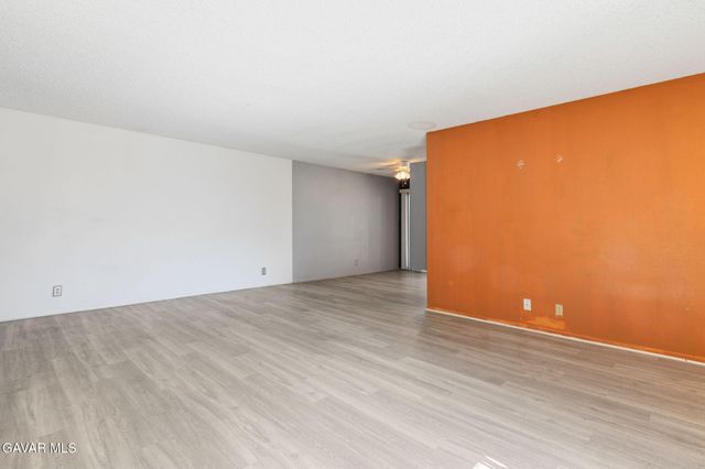 42935 15th Street Unit 8, Lancaster, CA 93534