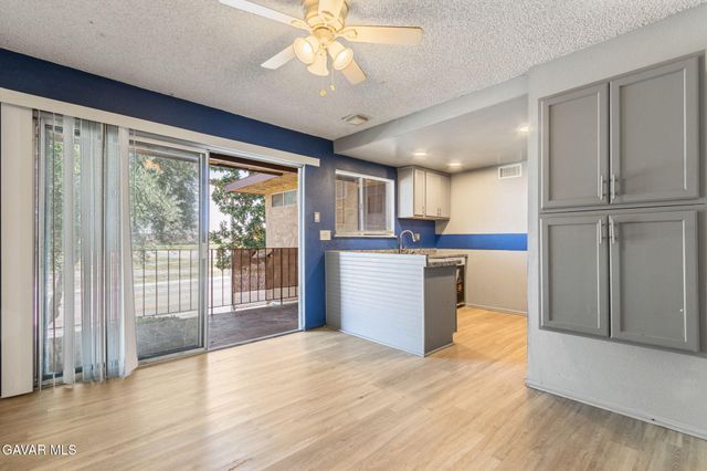 42935 15th Street Unit 8, Lancaster, CA 93534