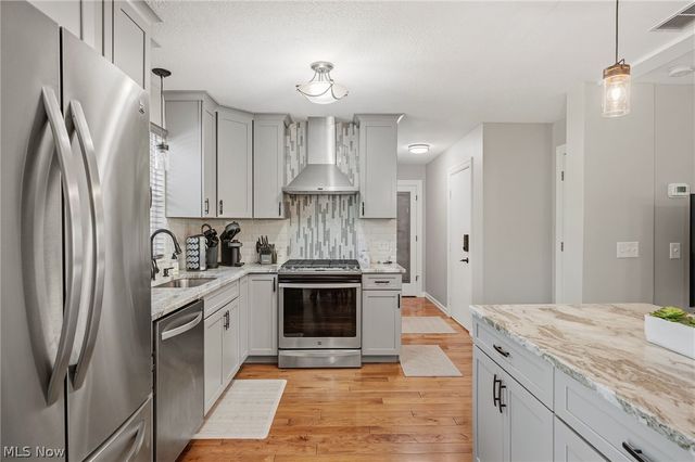 1029 Wood Park Lane, Brunswick, OH 44212