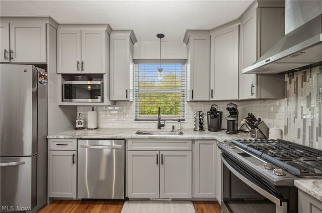 1029 Wood Park Lane, Brunswick, OH 44212