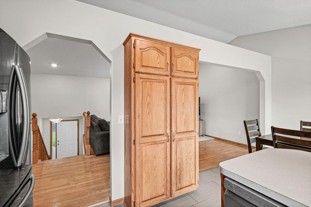 674 Lois Lane, Lino Lakes, MN 55014