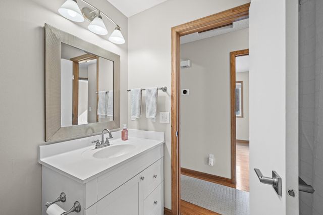 674 Lois Lane, Lino Lakes, MN 55014