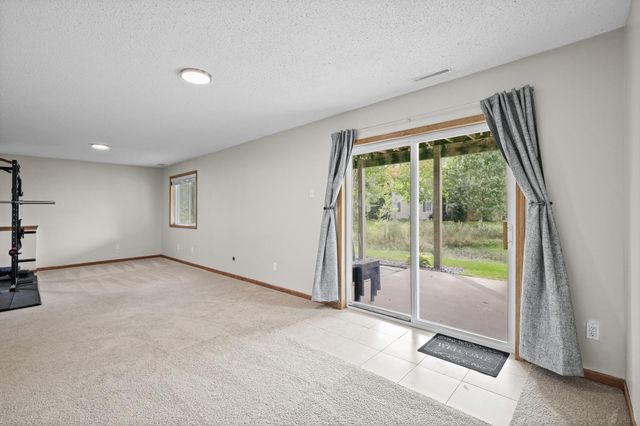 674 Lois Lane, Lino Lakes, MN 55014