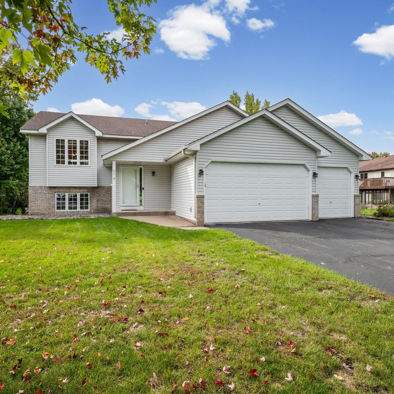 674 Lois Lane, Lino Lakes, MN 55014 — photo 2