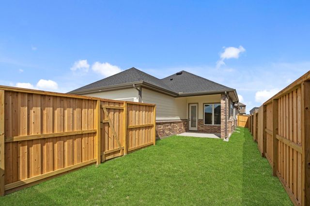 11816 South Pavillion Drive, Mont Belvieu, TX 77523