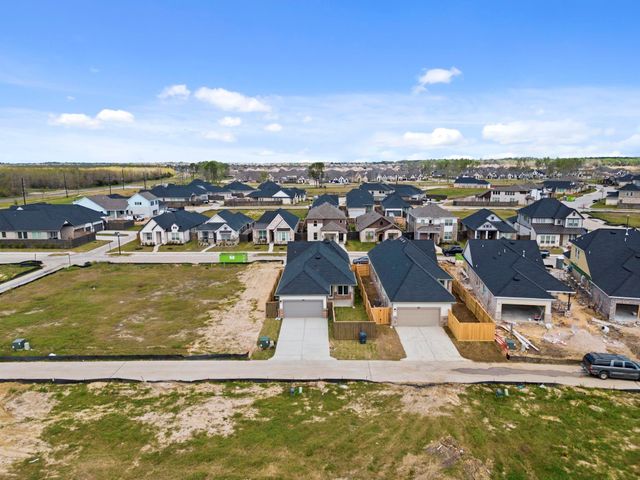 11816 South Pavillion Drive, Mont Belvieu, TX 77523