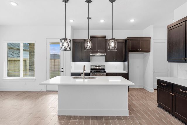 11816 South Pavillion Drive, Mont Belvieu, TX 77523