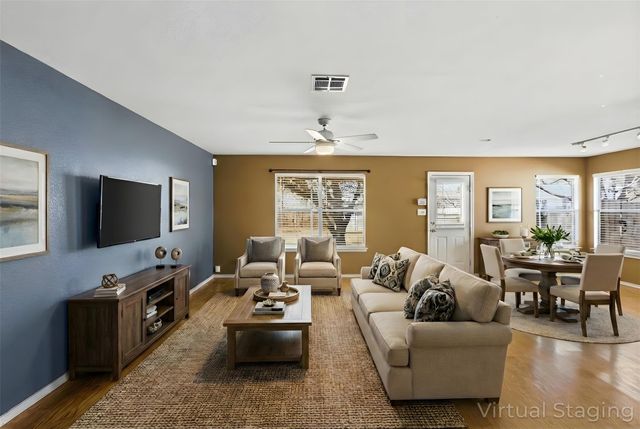 709 Lavaca LOOP, Elgin, TX 78621